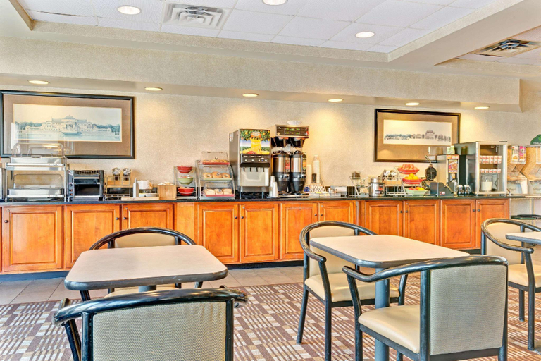 Food & Drinks 5, Wingate by Wyndham - Cincinnati - Blue Ash, Hamilton