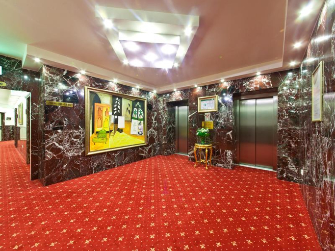Public Area 3, Hotel Unique Dortmund Hauptbahnhof, Dortmund