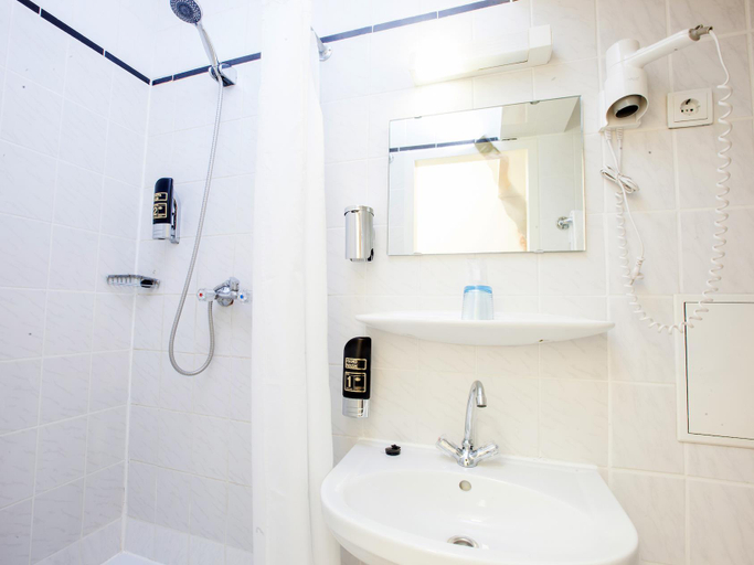 Bathroom 4, Hotel Muenchner Hof, Frankfurt am Main