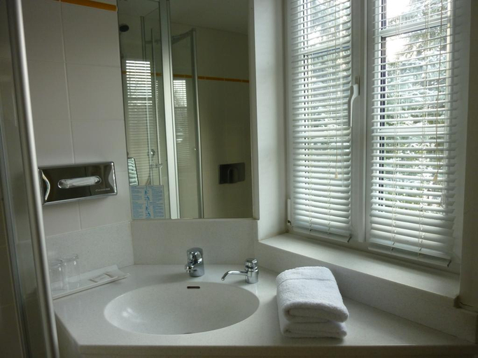 Bathroom 4, Hotel Schloss Schweinsburg, Zwickau