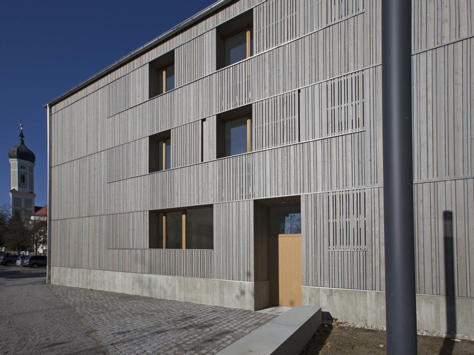 Exterior & Views 11