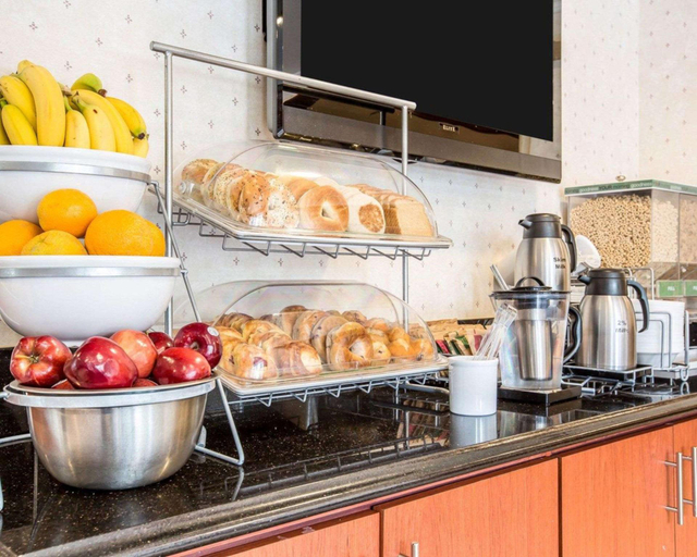 Food & Drinks 5, Comfort Suites Oceanside Camp Pendleton Area, San Diego