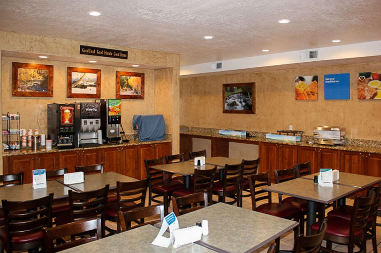 Food & Drinks 5, Comfort Inn Richfield I-70, Sevier