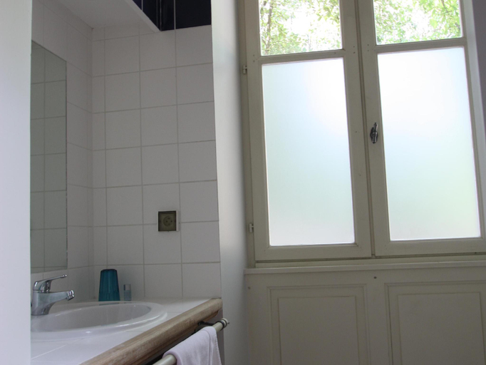 Bathroom 4, Hotel Estelou, Gard