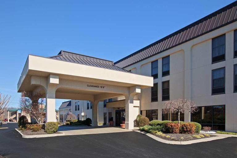 Exterior & Views 2, Hampton Inn Dickson, Dickson