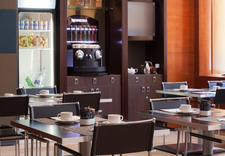 Food & Drinks 5, B&B Hotel Zaragoza Los Enlaces Estación, Zaragoza