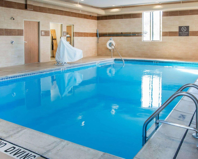 Sport & Beauty, Comfort Suites Auburn Hills-Detroit, Oakland