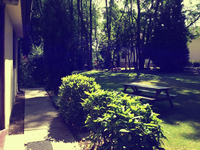 Garden 5, Healey House Hotel, Kirklees