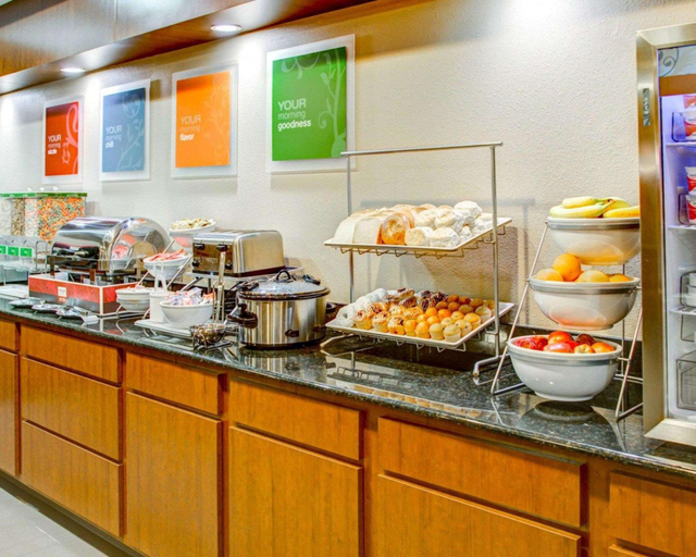 Food & Drinks 5, Comfort Suites Tyler South, Smith