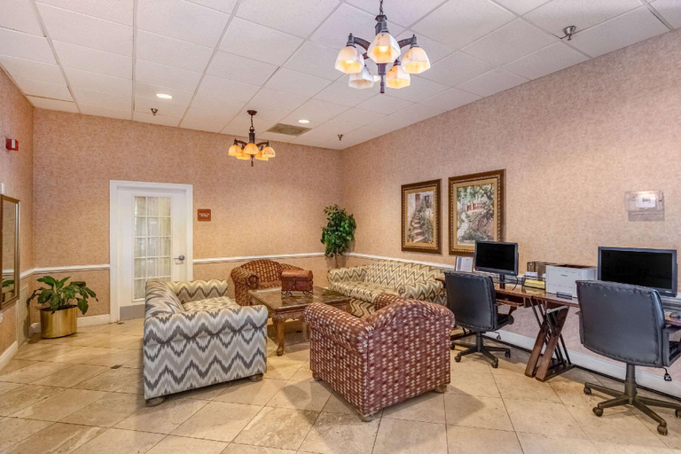 Public Area 2, Clarion Inn & Suites Central Clearwater Beach, Pinellas