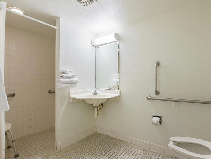 Bedroom 4, Motel 6-Rochester, MN, Olmsted