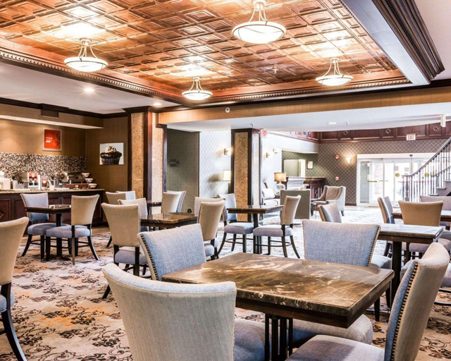 Food & Drinks 5, Comfort Suites (Southgate), Wayne