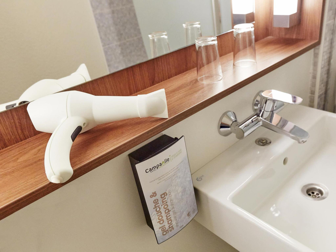 Bathroom 4, Campanile NATURE - Bordeaux Est Artigues, Gironde