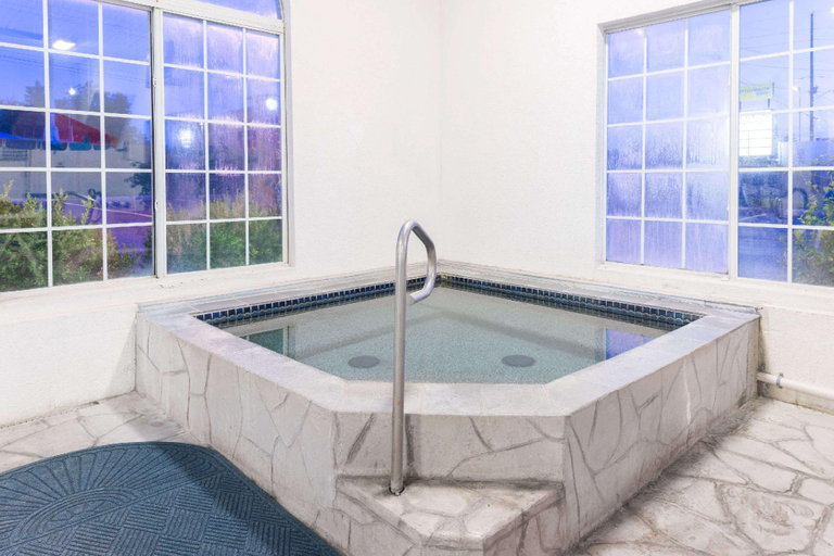 Bathroom 4, Baymont by Wyndham Osage Beach, Camden