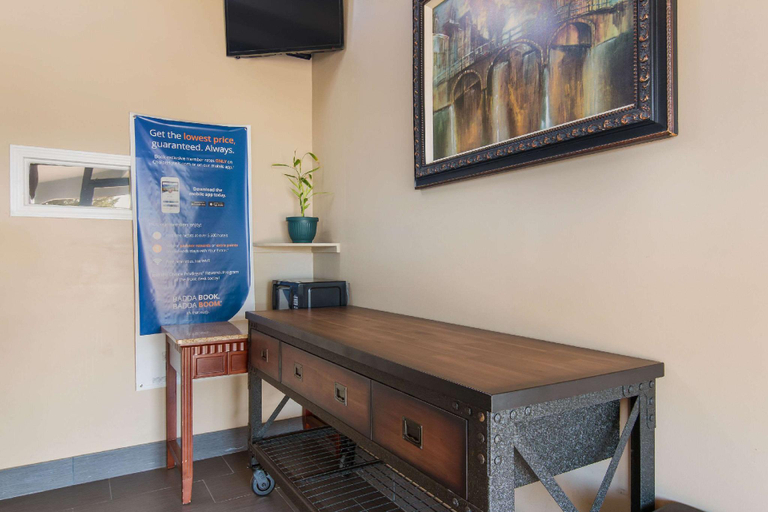 Public Area 3, Rodeway Inn Nashville, Howard