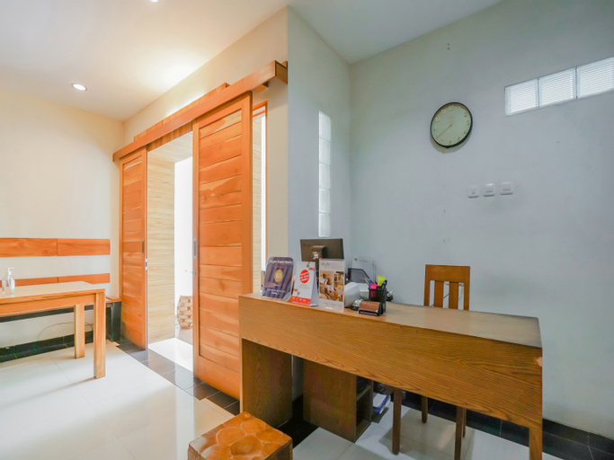 Public Area, 90319 Angler Guest House Malang, Malang