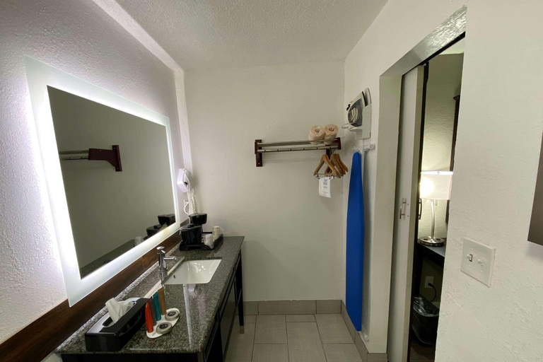 Others 5, LX Hotel a Travelodge by Wyndham, Coffee