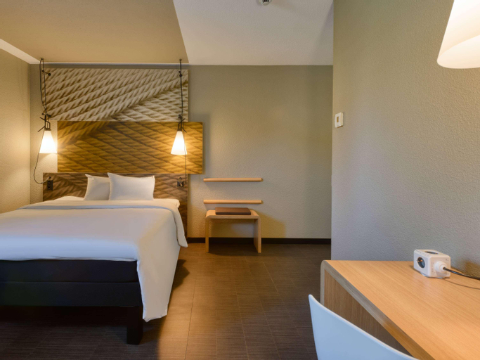 Bedroom 16
