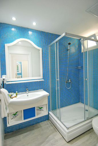 Bathroom 3, Marvel Tree Hotel, Bozyazı