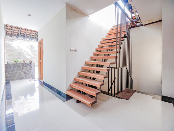 Exterior & Views 1, 90319 Angler Guest House Malang, Malang