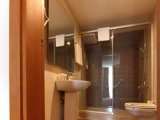 Bathroom 4, Crystal Prestige Pearl Collection, Kemer