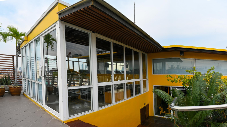 Exterior & Views 2, Witchuwan Apartel, Din Dang