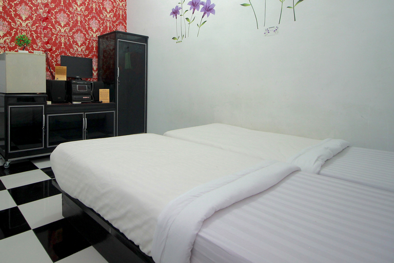 Bedroom 13