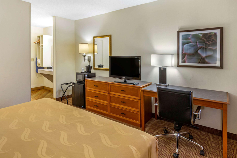 Bedroom 4, Quality Inn & Suites Raleigh Durham Airport, Wake