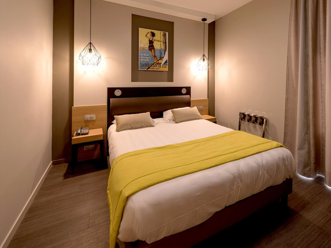 Bedroom 3, Logis Grand Hôtel Des Bains, Jura