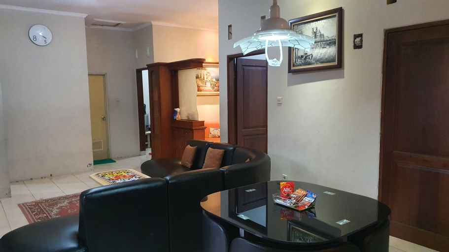 Bojong Homestay Syariah Tasikmalaya 4BR (Whole House) 8-Persons, Tasikmalaya
