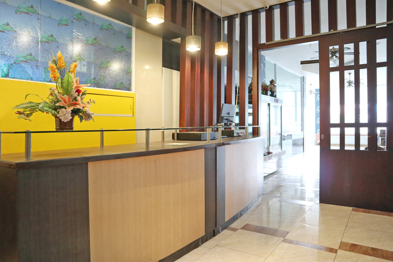 Public Area 2, Hotel O M Authentic Kost Man, Padang