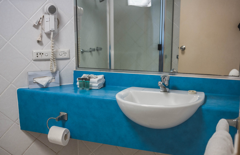 Bathroom 7