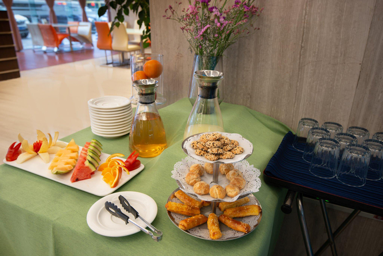 Food & Drinks 5, Holiday Inn Express Chengdu Wuhou By IHG, Chengdu