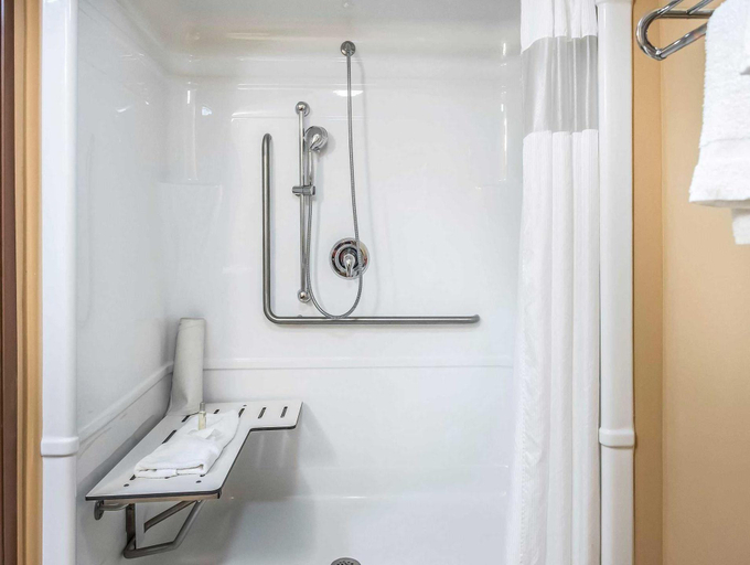 Bathroom 3, Quality Inn, Ottawa