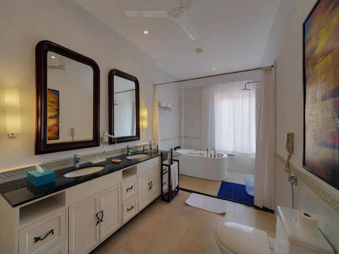Bathroom 5, Mayfair Palm Beach Resort Gopalpur, Ganjam