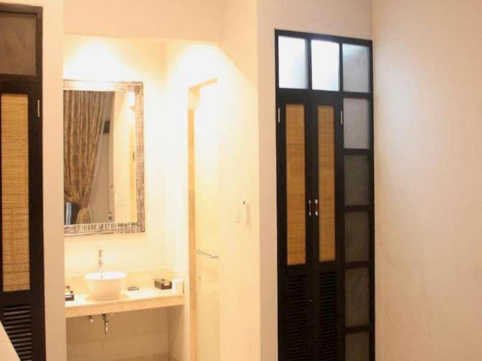 Bathroom 5, Vamana Resort, Lombok