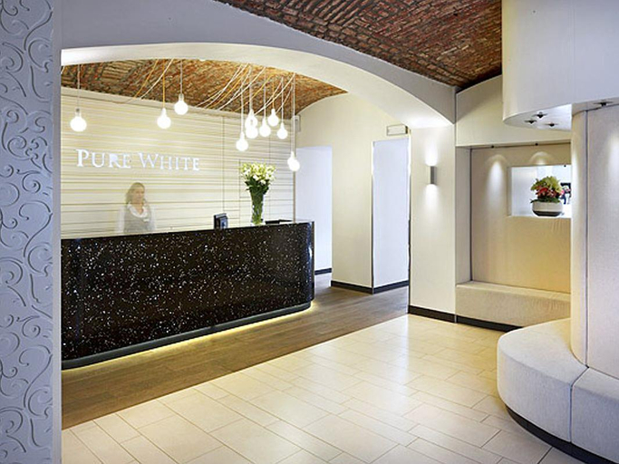 Public Area 3, Pure White, Praha 2