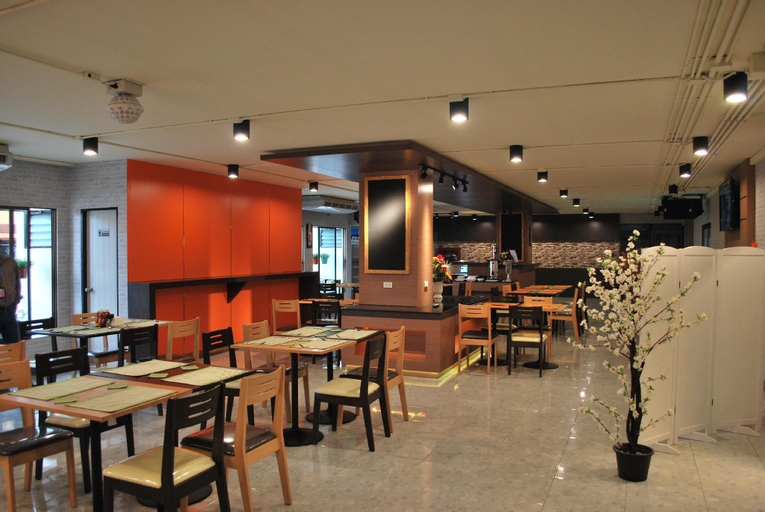 Food & Drinks 5, Witchuwan Apartel, Din Dang