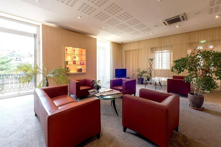 Public Area 2, Logis Grand Hôtel Des Bains, Jura