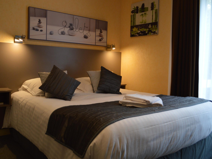 Bedroom 4, Le Prieuré, Indre