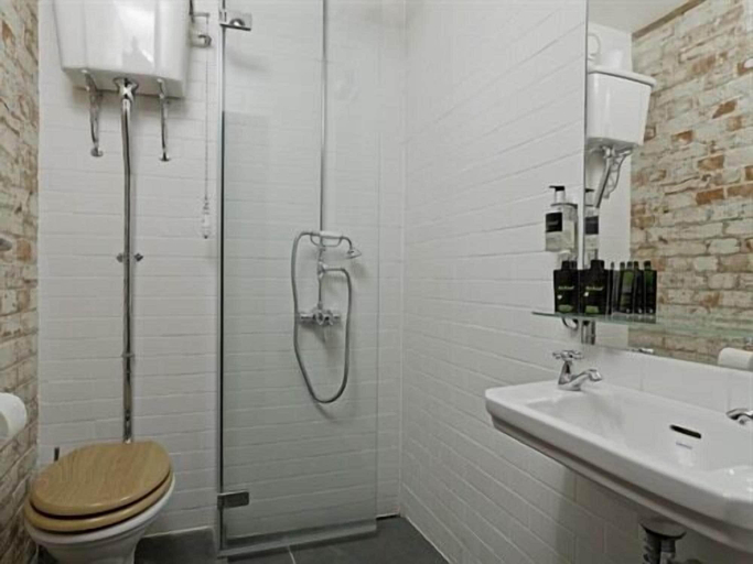 Bathroom 4, Rocksalt, Kent
