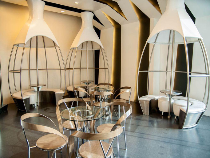 Food & Drinks, Versailles Stay at One Central Residences, Makati City