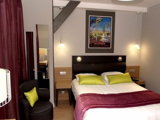 Bedroom 3, Logis Grand Hôtel Des Bains, Jura