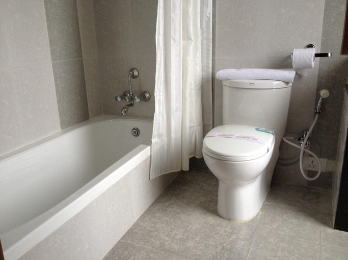 Bathroom 4, Khamsum Inn, Chang