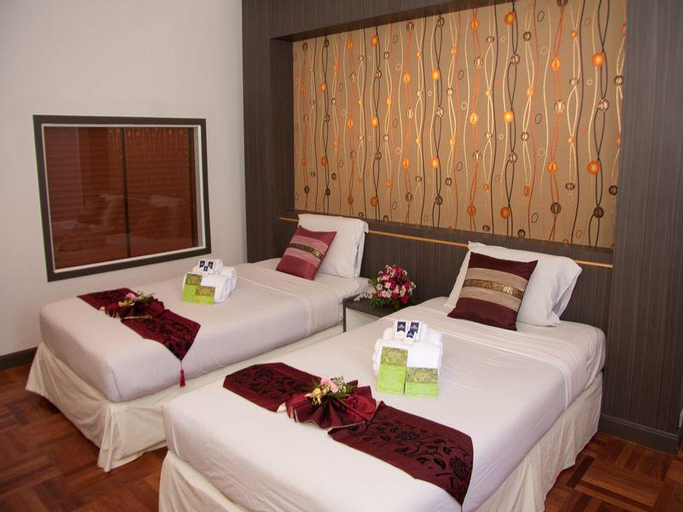 Ayutthaya Grand Hotel, Uthai