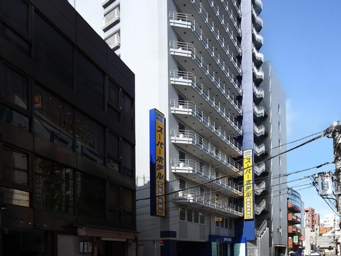 Exterior & Views 17