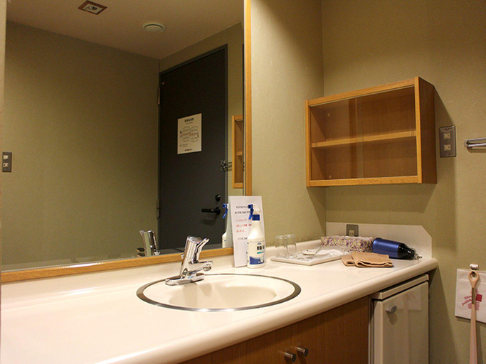 Bathroom 4, Aonobi Yuyu, Biei