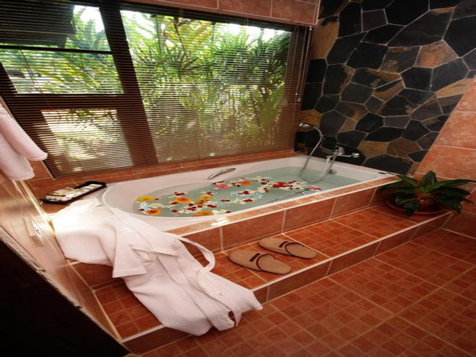 Bedroom 4, Golden Pine Resort and Spa, Muang Chiang Rai