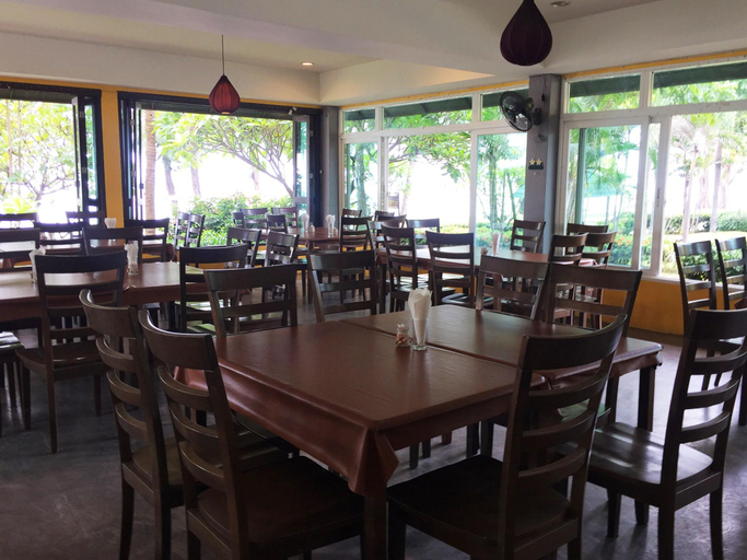 Food & Drinks 5, Bacchus Home Resort, Pran Buri