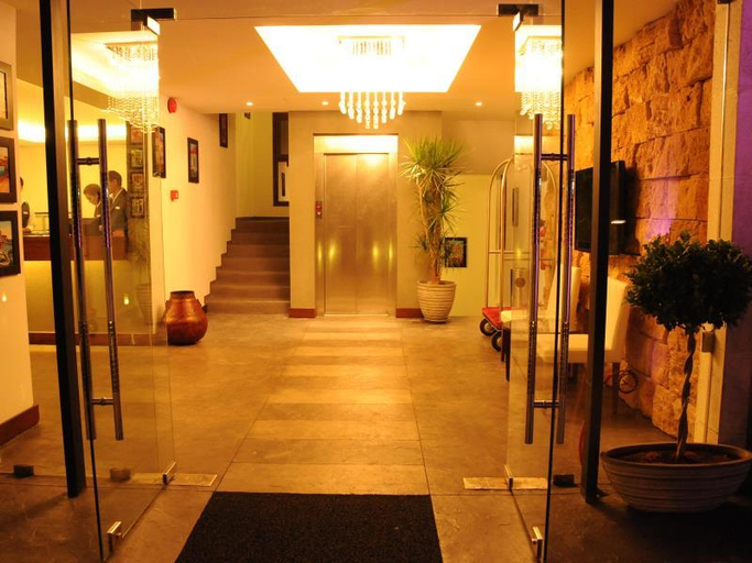 Public Area 3, Monoberge Byblos Hotel, Jubail